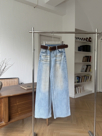 【Z830302】淺色抓紋設計細閃闊腿牛仔褲