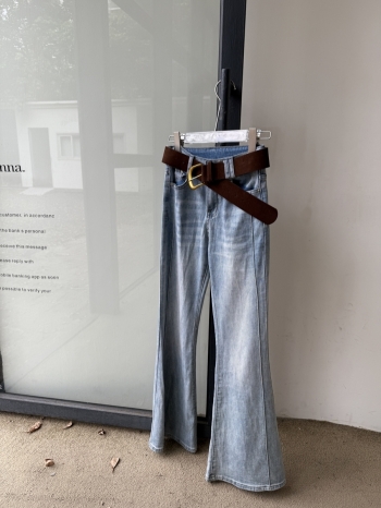 【Z830316】淺刷藍彈力微喇牛仔褲(附腰帶)