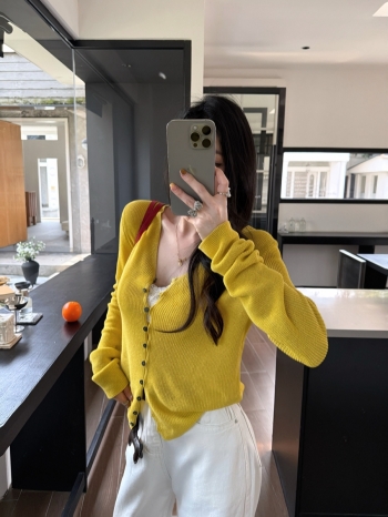 【Z830325】排釦設計長袖針織罩衫