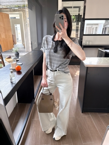 【Z830359】皮標白灰微喇直筒牛仔褲