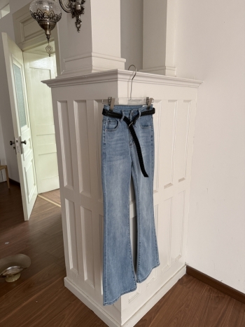 【Z830454】復古做舊淺色磨白喇叭牛仔褲(附腰帶)