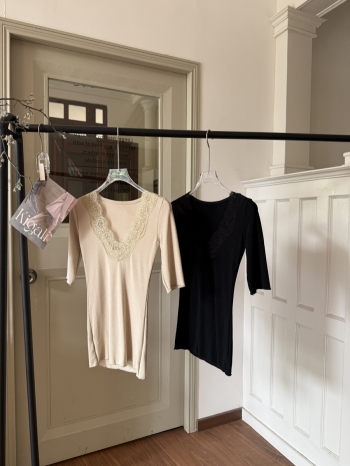 【Z830475】輕熟優雅風蕾絲V領五分袖上衣