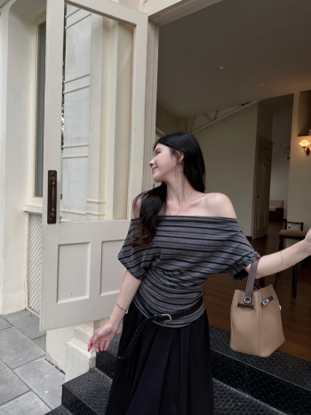 【Z830439】設計感蕩領條紋收腰短袖上衣