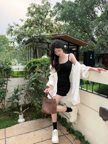 【Z830463】褶皺收腰帶胸墊背心連身裙