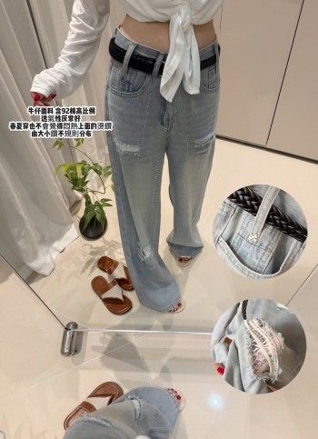 【Z830476】水洗淺藍漸變色刷破燙鑽牛仔褲(附腰帶)