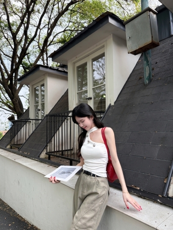 【Z830434】甜辣感露肩綁帶掛脖美背背心