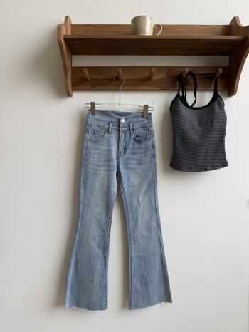 【Z830522】星星立體燙鑽貼腿微喇牛仔褲(短款)