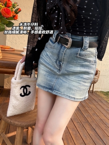 【Z830418】雙釦高腰貓鬚抓紋牛仔短裙(隨附編織腰帶)