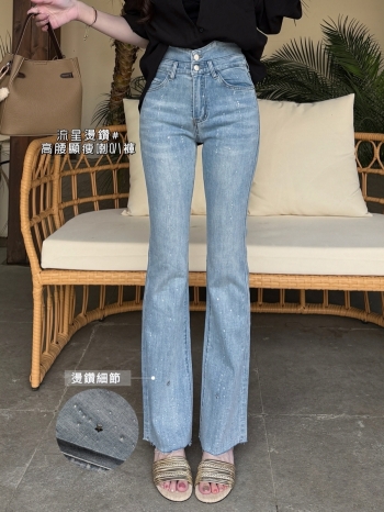 【Z830522】星星立體燙鑽微喇牛仔褲(短款)