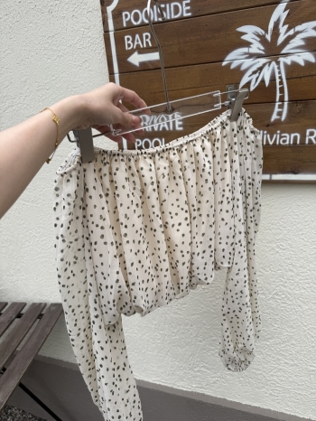 【Z830561】法式一字肩波點燈籠袖襯衫