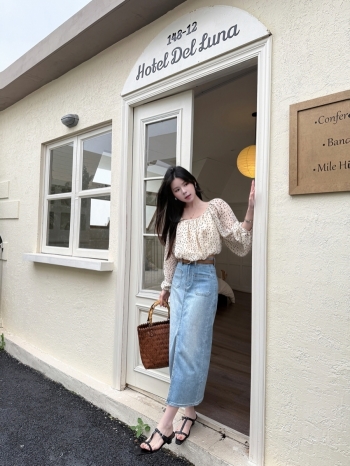 【Z830535】水洗淺色雙口袋開叉牛仔裙(附腰帶)