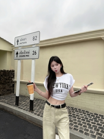 【Z830555】簡約風字母印花捲袖短T