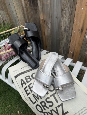 【Z830609】法式粗跟金屬釦涼拖鞋