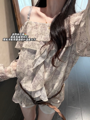 【Z830540】一字肩荷葉邊豹紋喇叭袖襯衫(附腰帶)
