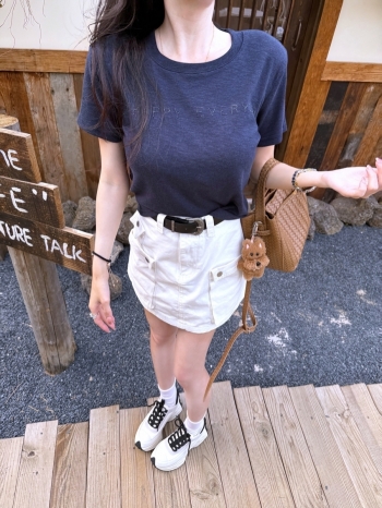 【Z830570】休閒圓領燙鑽字母短T