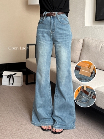 【Z830594】淺色做舊皮標微喇牛仔褲((附腰帶)