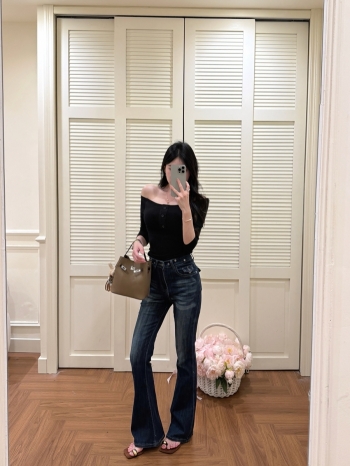 【Z830606】鉚釘腰頭後翻袋微喇牛仔褲