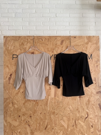 【Z830647】氣質V領蝙蝠袖褶皺收腰上衣