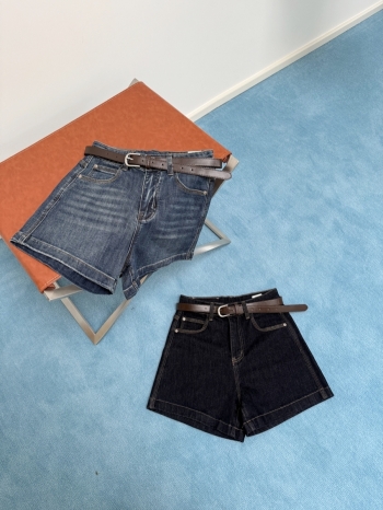 【Z830790】小馬皮標撞色縫牛仔短褲(附腰帶)
