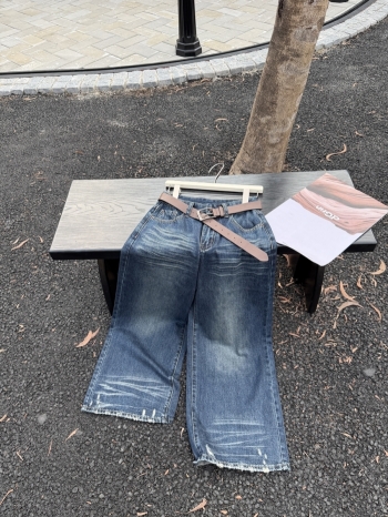 【Z831338】復古藍個性抓紋直筒牛仔褲(附腰帶)